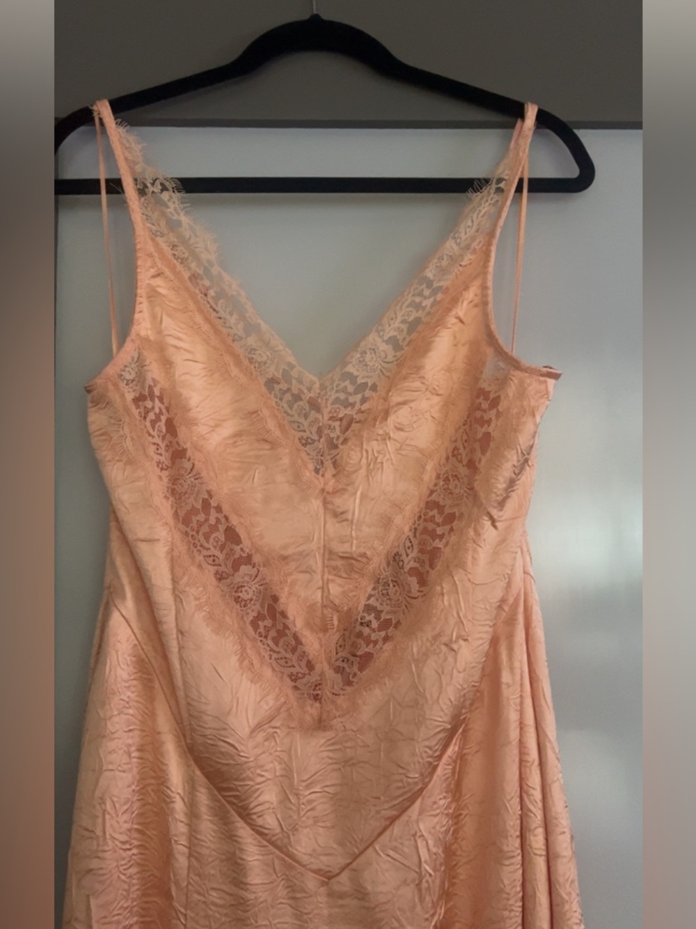 Free People NWOT Size 6 Satin Lace-Back Maybe Forever Maxi in Peach - Picture 10 of 11